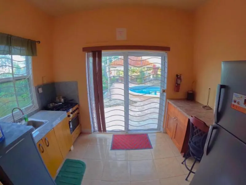 Escape-Relax-Repeat Morris Home Resorts Montego Bay Giamaica
